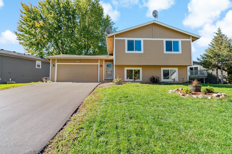 13442 Zarthan Avenue South, Savage, MN 55378, Presented by Kelly Arbuckle, Remax Advantage Plus